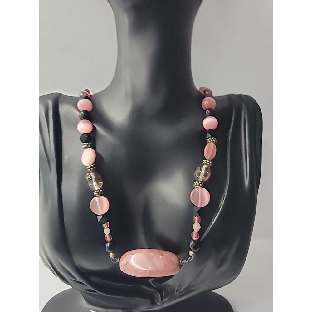 Vintage‎ Pink Oval Focal Pendant Beaded Necklace Black Accents 19 In